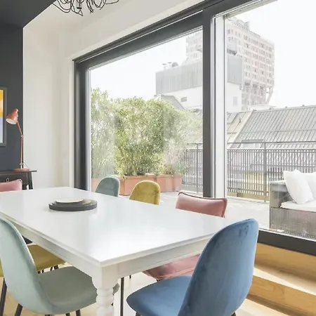 6 Guests With View In 公寓