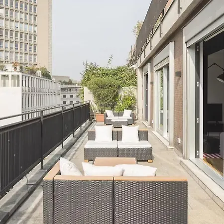 6 Guests With View In 公寓